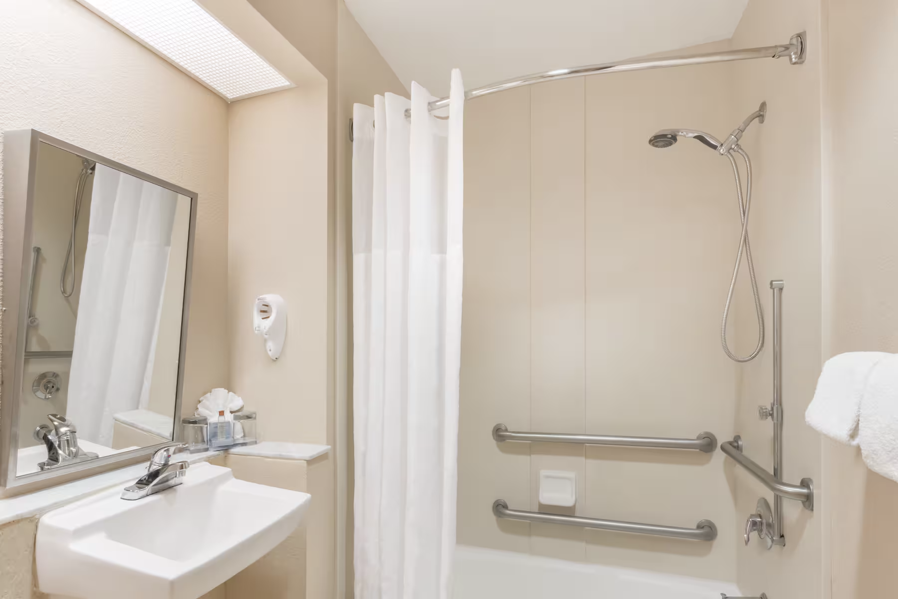 Hawthorn Suites Orlando - Lake Buena